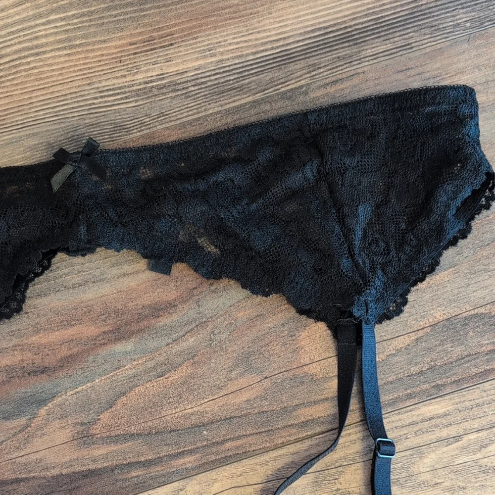 Torrid Black Lace Garter Belt 1/2 Plus Size                                 C355